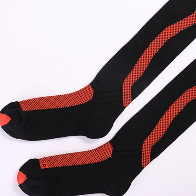High-Performance Polycotton Blend Ski Socks with Moisture-Wicking Technology for Winter Sports