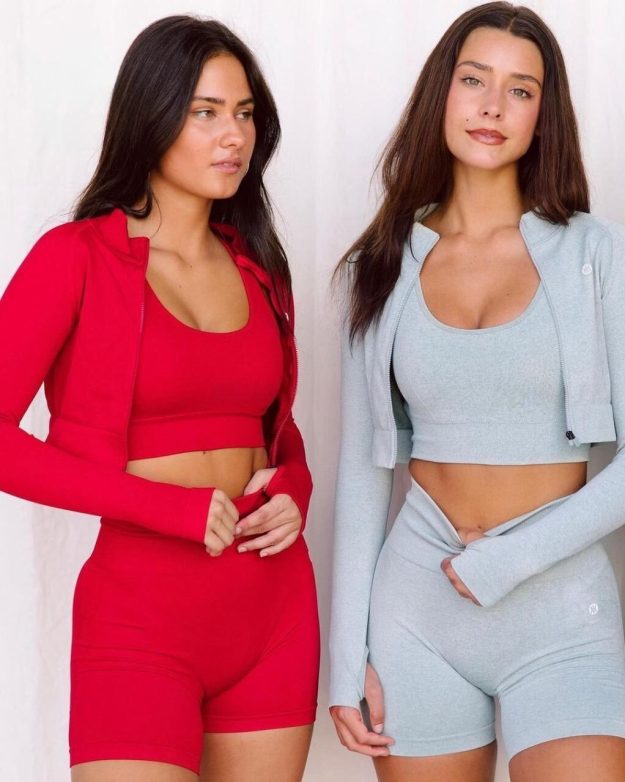 Custom Yoga Collection Women's Workout Sets Wholesale Pricing Seamless Leggings & Sports Bra for Pilates Quick-Dry Technology